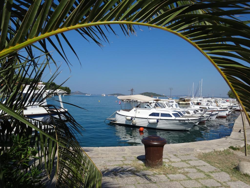 Villa D House Authentic Zlarin House, Relaxing Courtyard And Terrace Extérieur photo