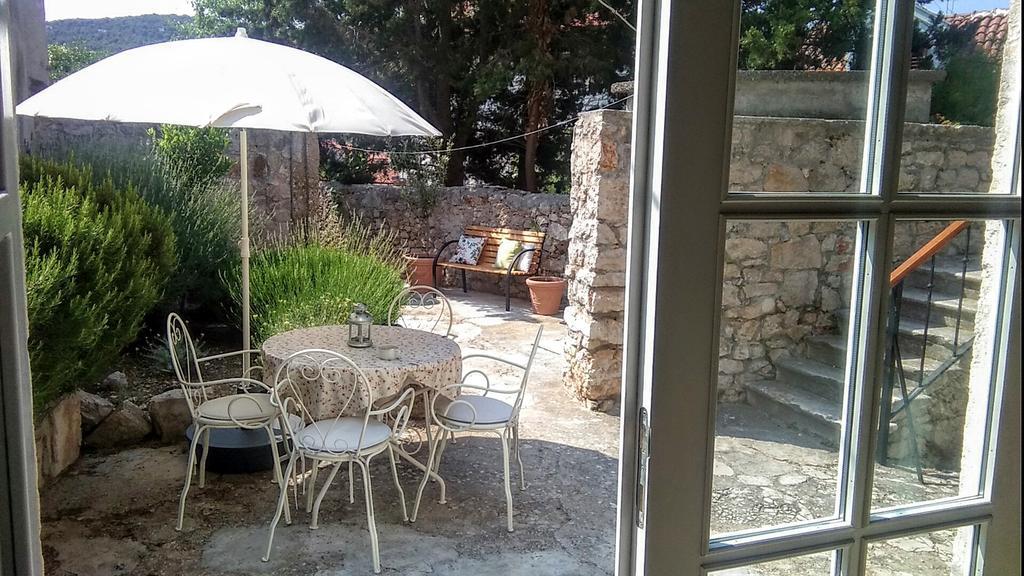Villa D House Authentic Zlarin House, Relaxing Courtyard And Terrace Chambre photo